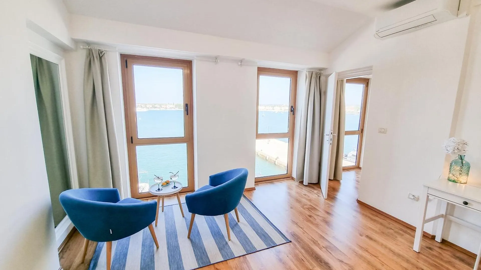Umag Apartment Center Seafront Seaview Old Town 2